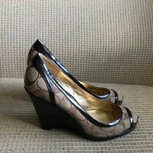 Coach Kerryann Taupe Signature Patent Trim Wedge